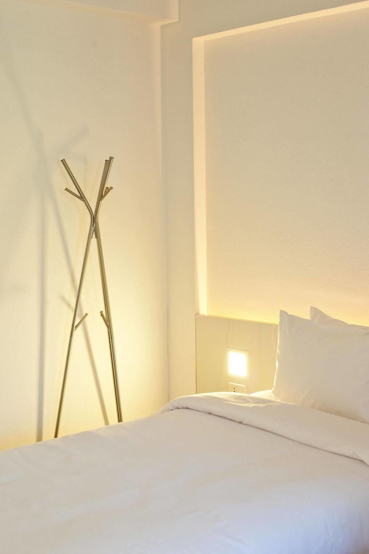 Bed Phrasingh-Adults Only Hotel Chiang Mai Ngoại thất bức ảnh