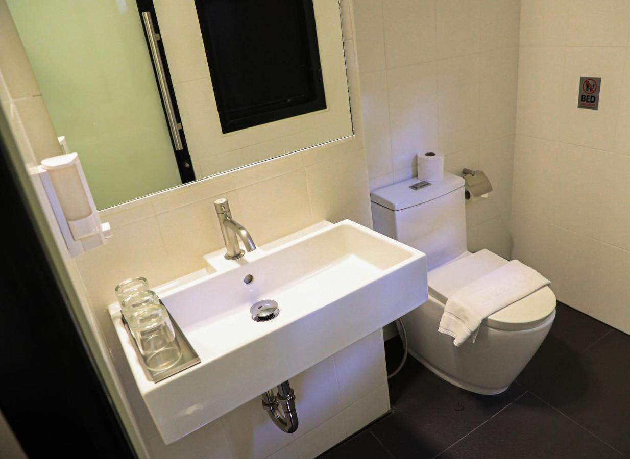 Bed Phrasingh-Adults Only Hotel Chiang Mai Ngoại thất bức ảnh